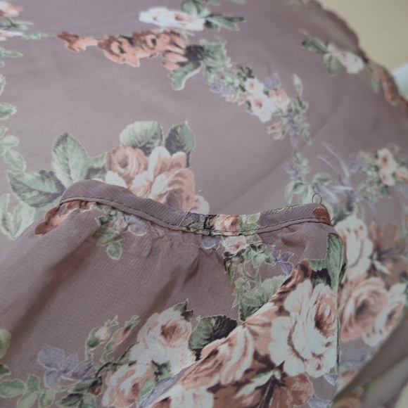 Charlotte Russe Floral Sheer Lace Crochet Feminine Blouse LARGE Purple Ivory - Picture 4 of 16